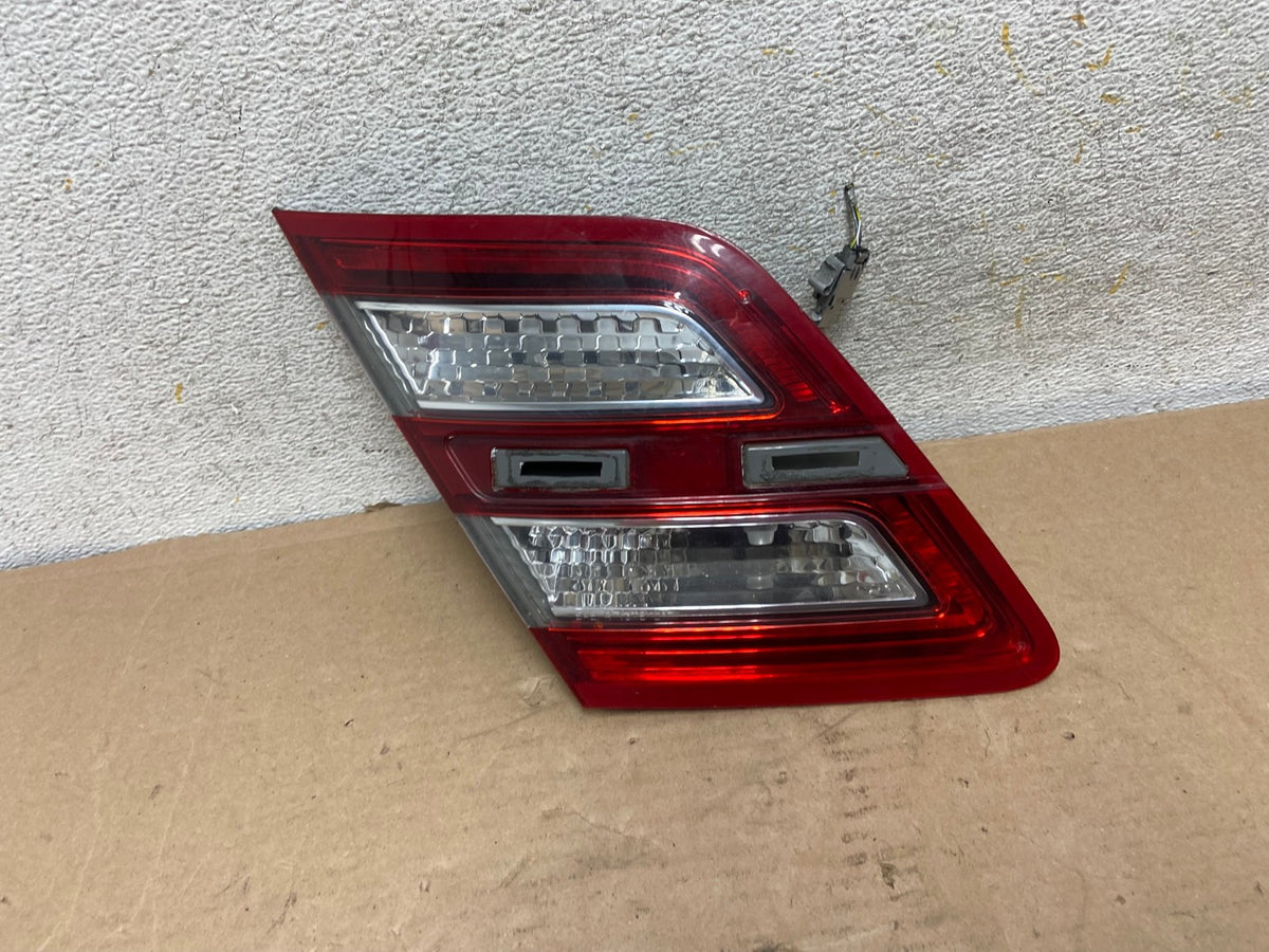 2013 to 2018 Ford Taurus Left Driver Lh Side Tail Light Inner AH9469 LK0