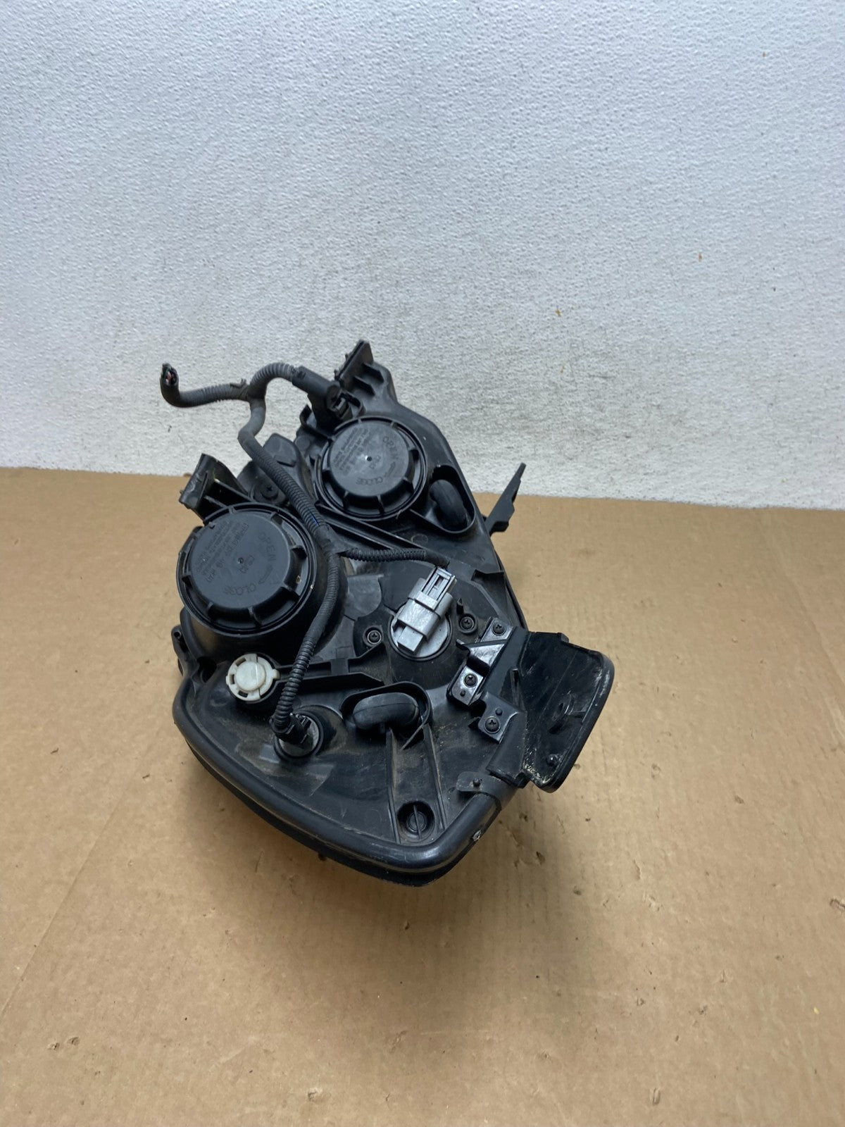 2007 - 2010 Hyundai Entourage Right Passenger Halogen Headlight Oe AF9621 DG8