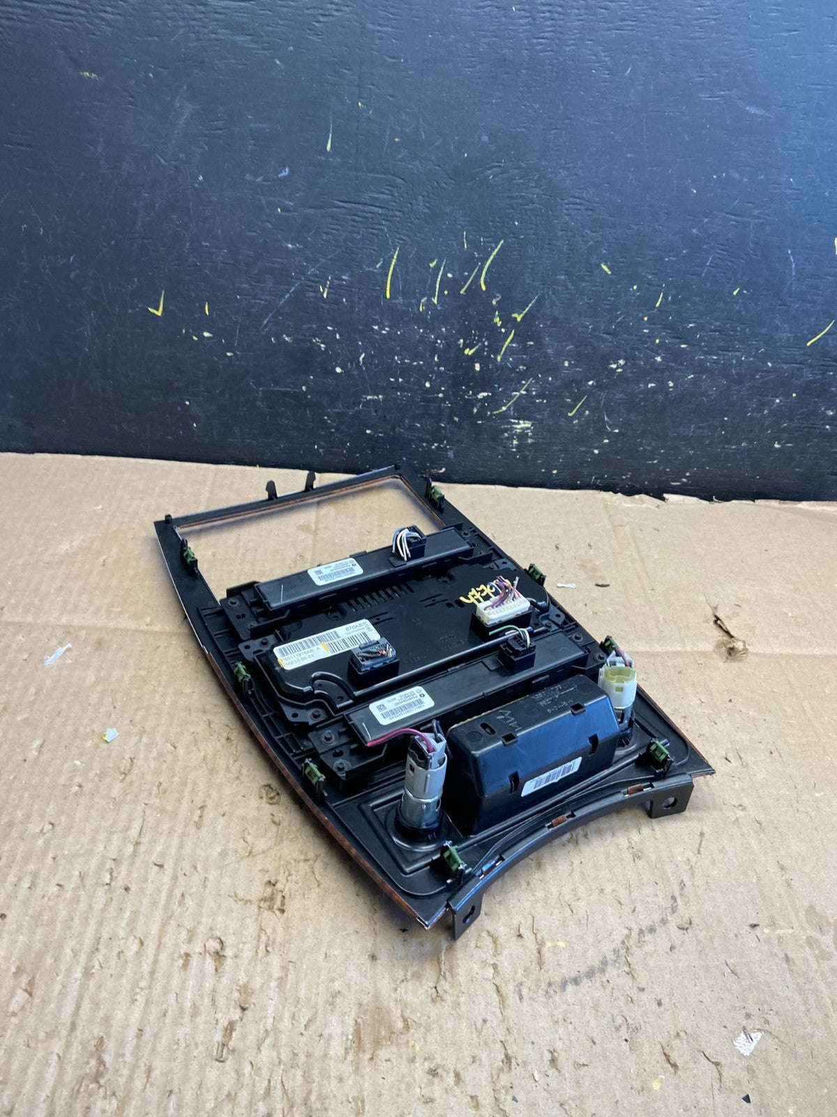 2008 to 2010 Jeep Grand Cherokee Center Navi Radio Bezel OEM Y7795 DG3