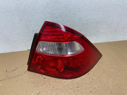2005 2006 2007 Ford Five Hundred Right Passenger RH Tail Light AG1101 LK0