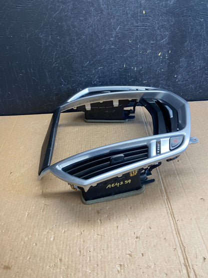 2013-2016 Cadillac SRX Center Dash Radio Trim Bezel with Air Vents OE AE4259 DG1