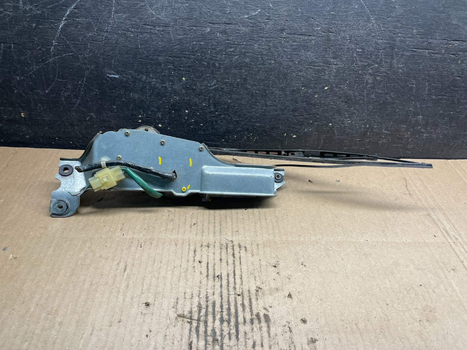 1991 to 1998 Mitsubishi Space Runner Wiper Motor Rear u9292 DG5