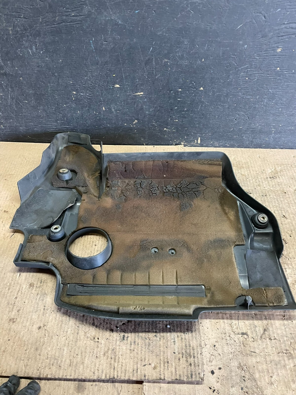 2007 to 2013 Nissan Altima 2.5 L Engine Cover M8868 DG4
