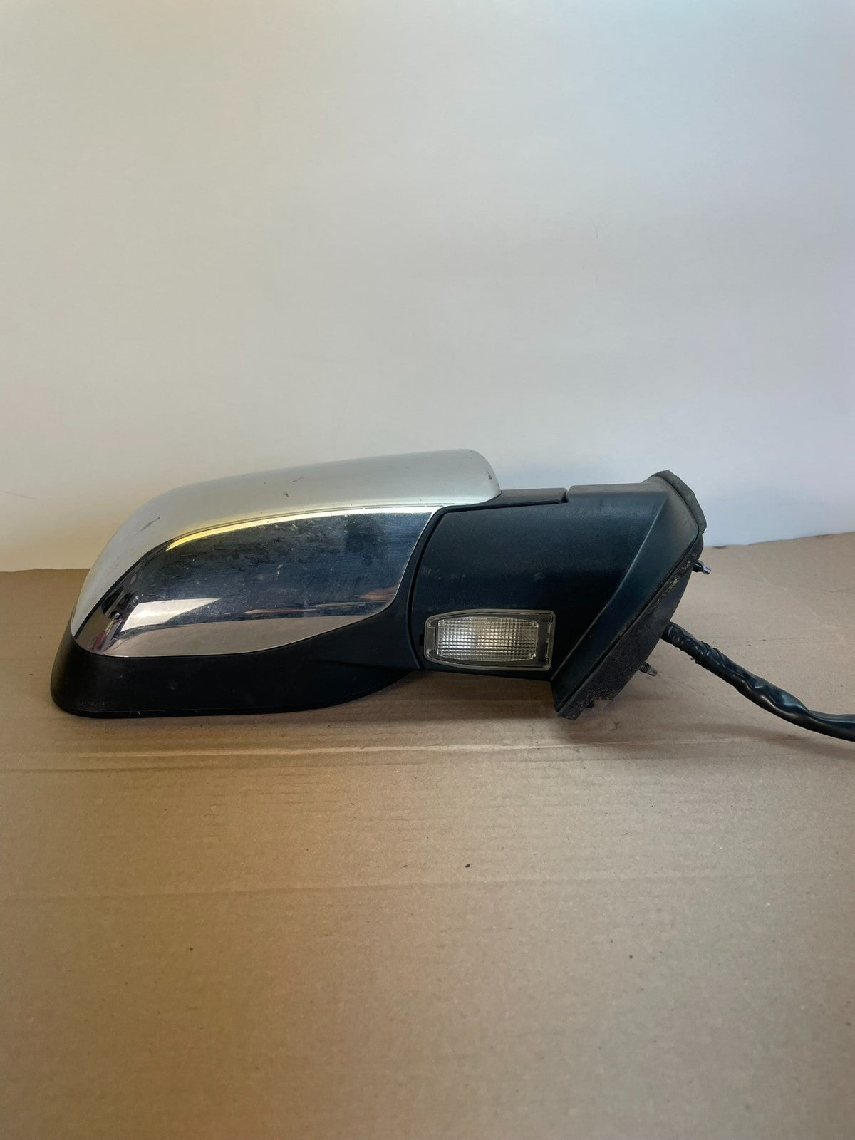 2004 to 2015 Nissan Armada Right Passenger RH View Door Mirror AG9958 DG3