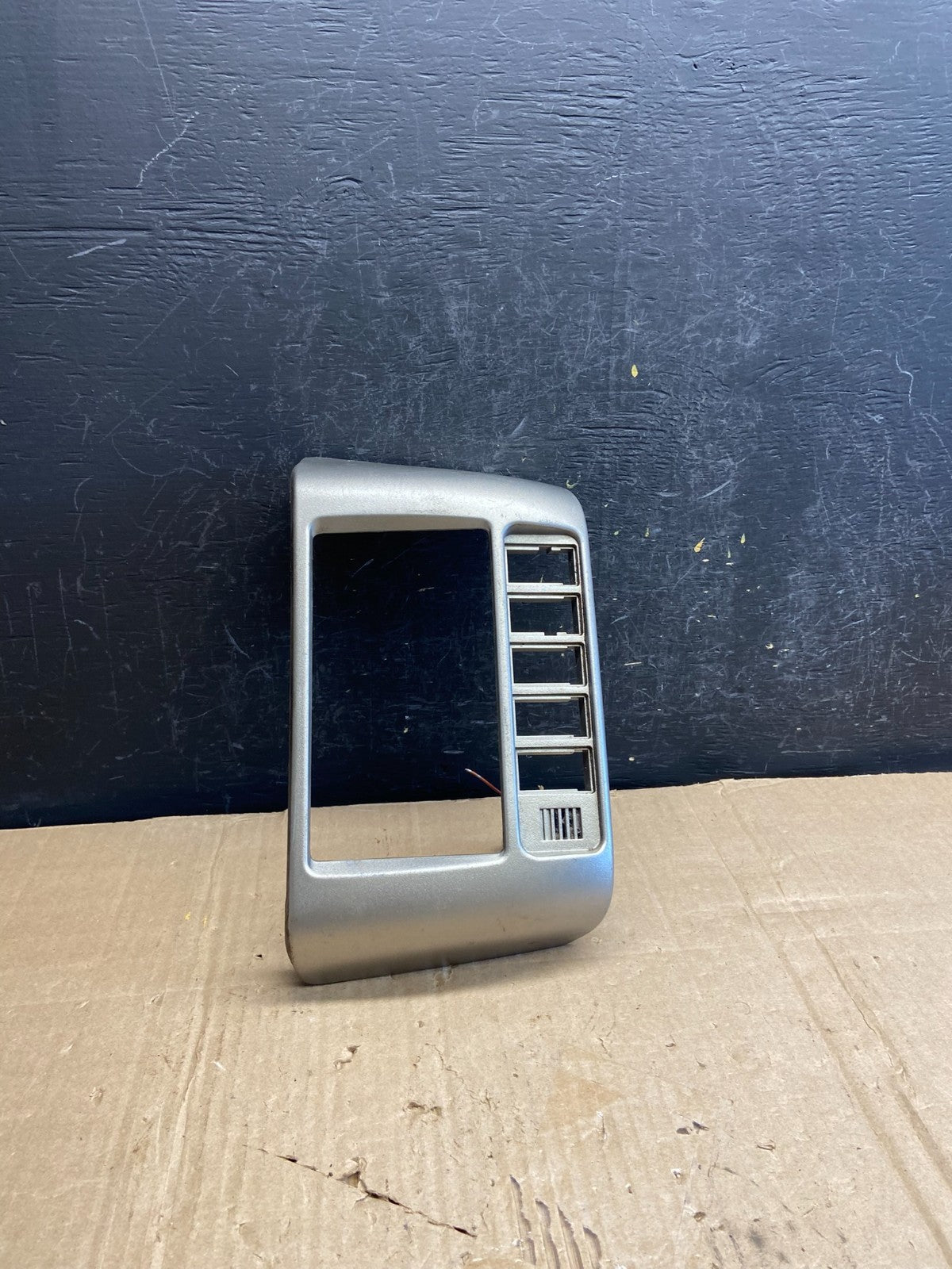 2001-2003 Toyota Sienna Center Console Dash Radio Bezel Trim AE1756 DG0