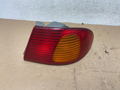 1998 1999 2000 Toyota Corolla Right Passenger Side Tail light AF4699 LK0