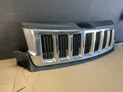 2011 to 2013 Jeep Grand Cherokee Front Upper Grill Grille AE3584 DG2