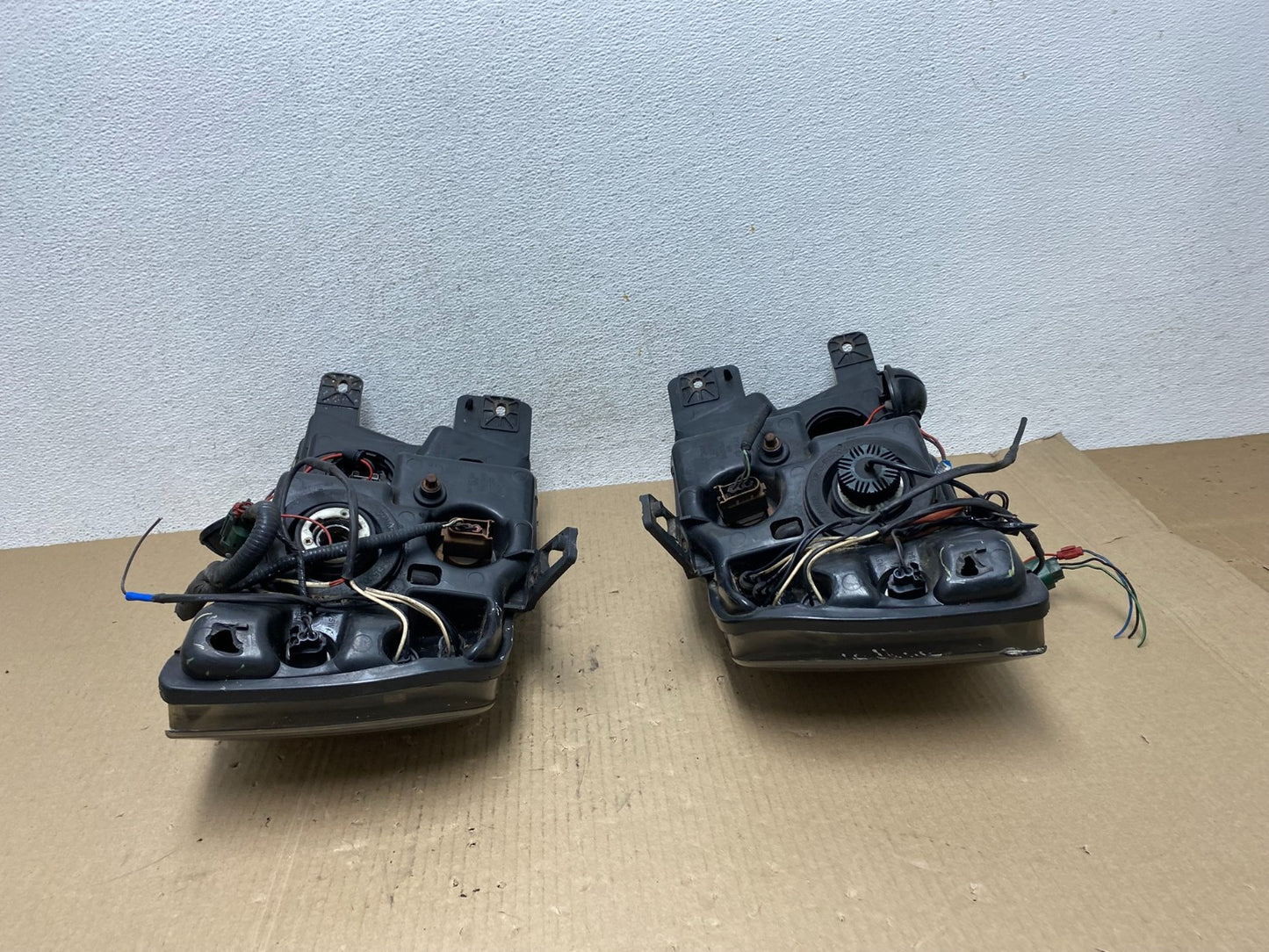 2004 to 2008 Ford F150 F-150 Left+Right Set Side LED Headlights AE7023 DG7