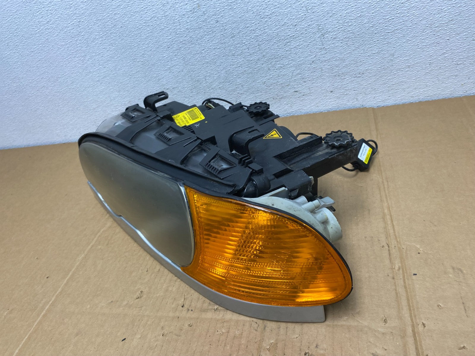 2001 to 2003 BMW 325Ci 330Ci E46 Coupe Left Driver LH Xenon Headlight AC7528 DG1