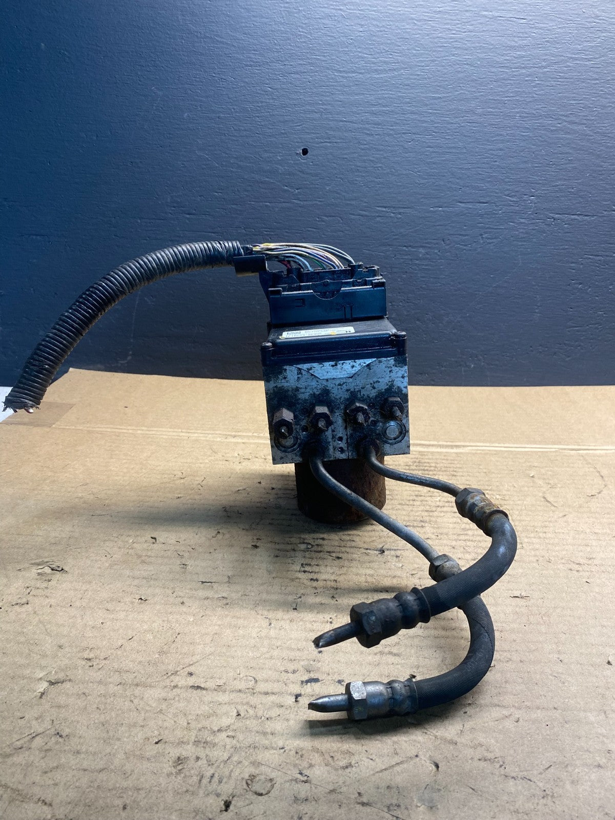 2011 - 2014 Ford E250 E350 Van  ABS Anti Lock Brake Pump Module Oem ab7325 DG1
