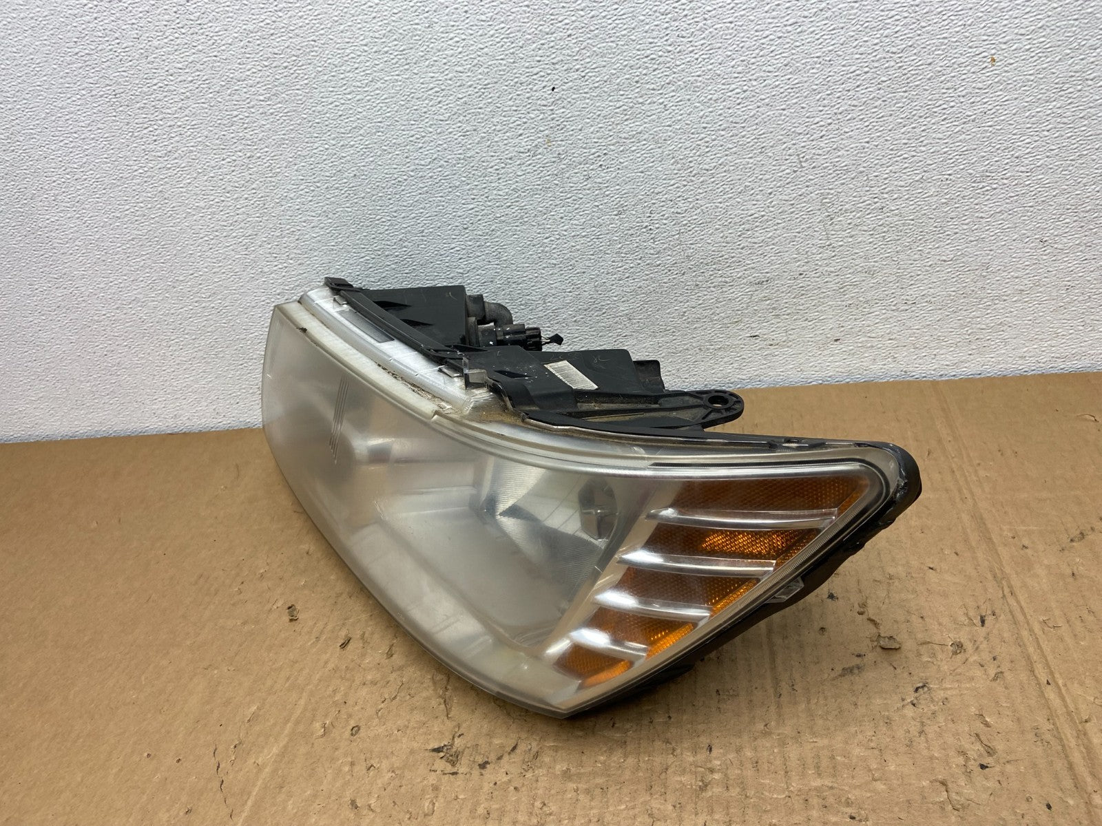 2009 to 2017 Dodge Journey Headlight Left Driver Lh Side Halogen AC8252 DW1