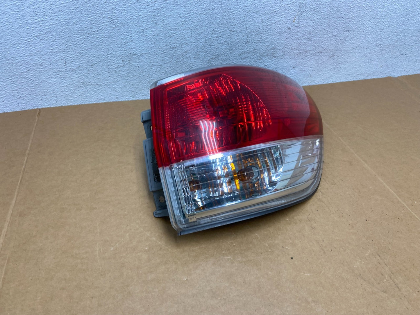 2013 to 2016 Nissan Pathfinder Passenger Right Side Tail Light AD8913 DW2