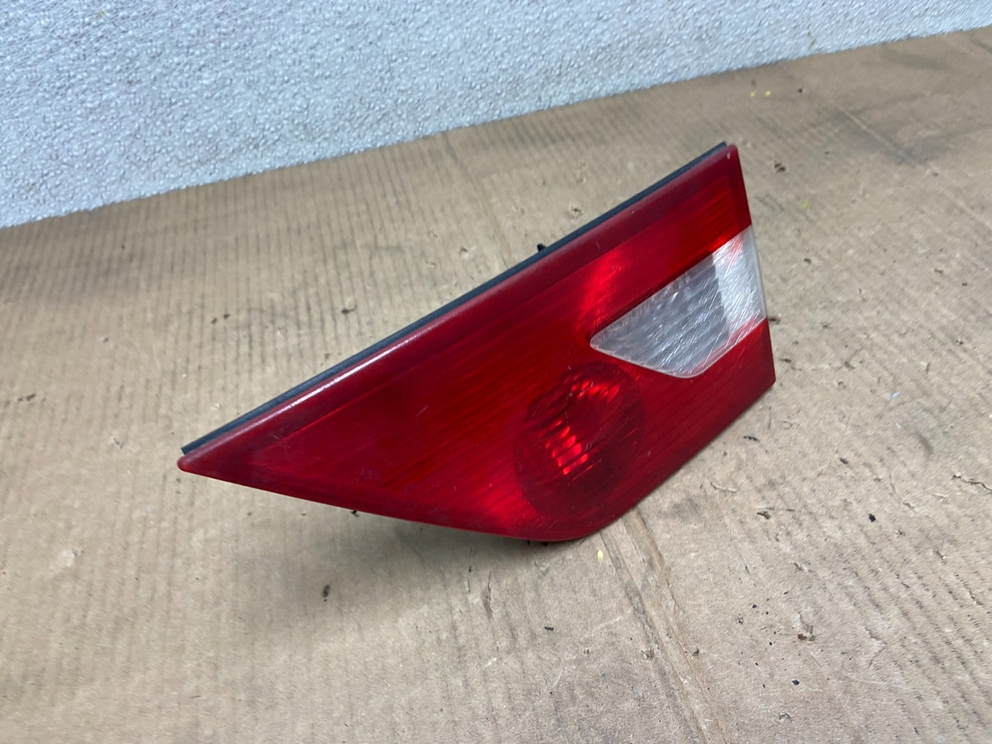 2004 2005 2006 Bmw X3 Right Passenger Rh Inner Tail Light OEM AA6489 LK2