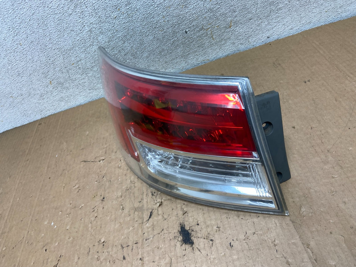 2007 - 2009 Mazda CX-9 Tail Light Left Driver LH Side AI9089 LK1