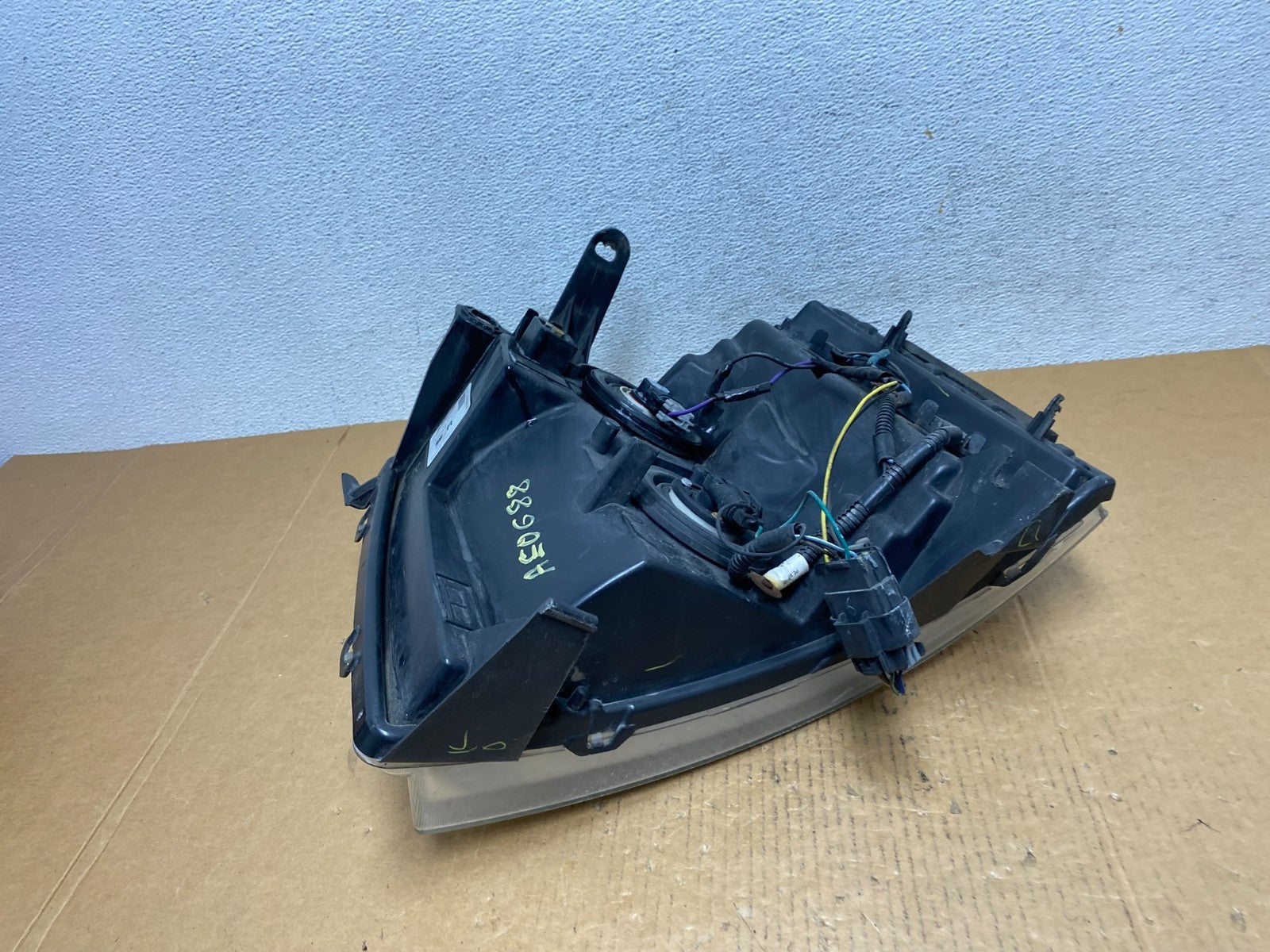 2007 to 2014 Chevrolet Silverado Right Passenger RH Side Headlight AE0688 DW7