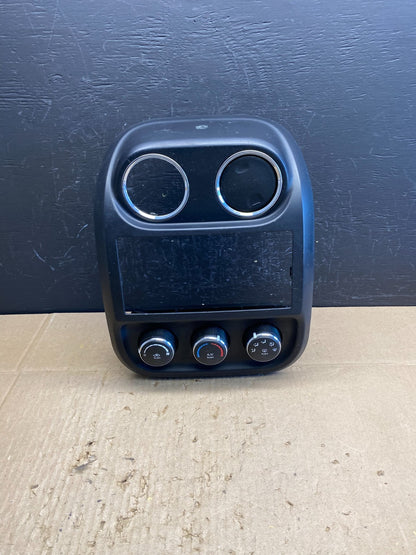 2011 to 2017 Jeep Compass Dash Climate Temperature Control Radio Bezel AC4769 DG0