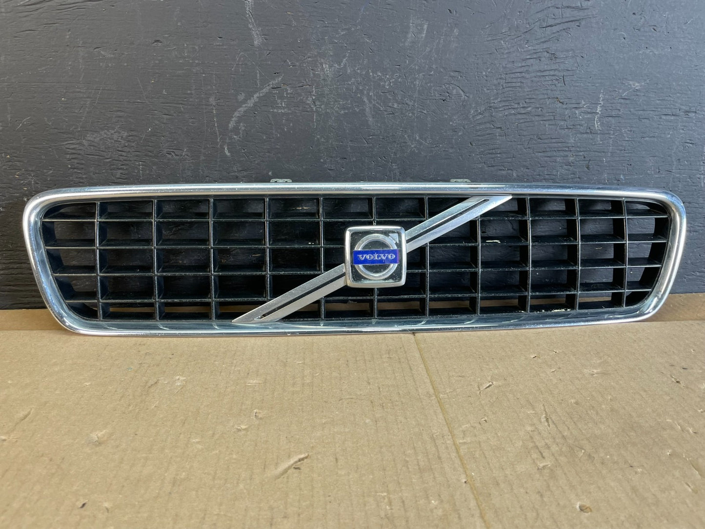 2005 2006 2007 Volvo S40 Front Upper Grille Grill 08620116 OEM AC1862 DG0