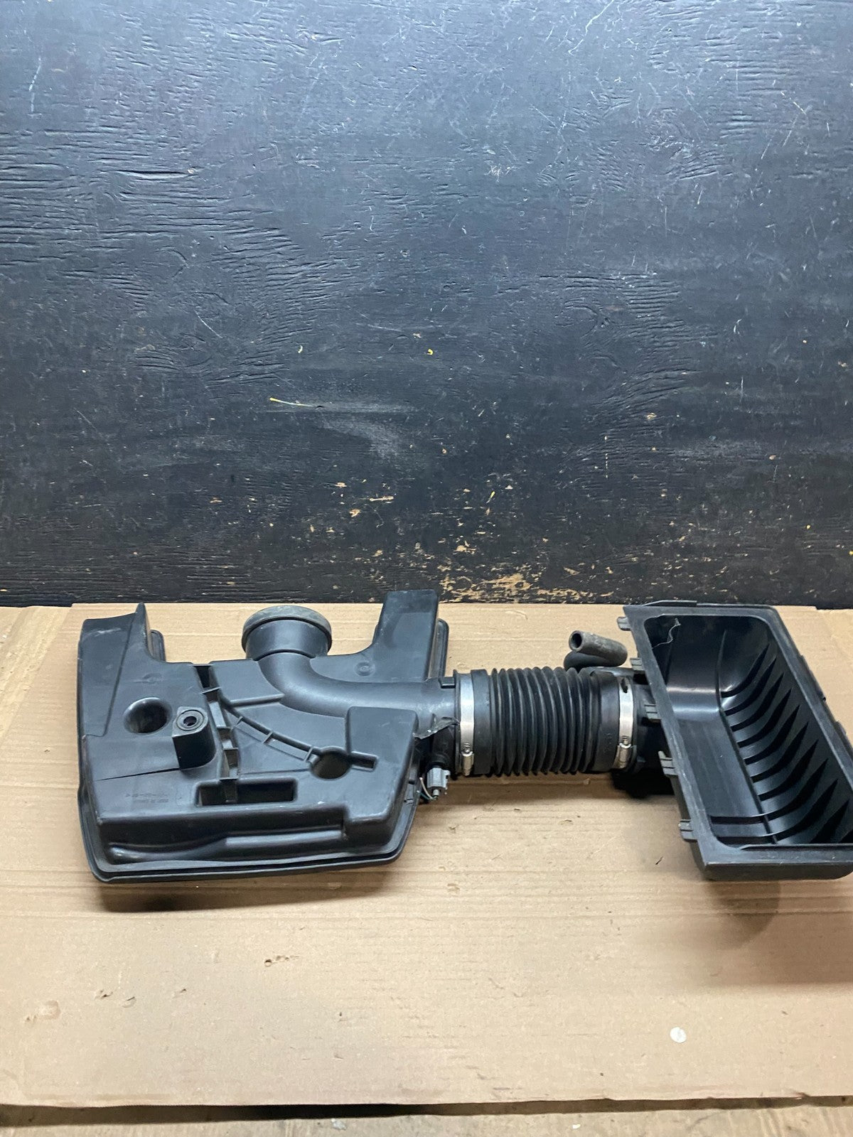 2006 to 2010 Dodge Dakota Air Cleaner Assembly 4.7L U7798 PS5