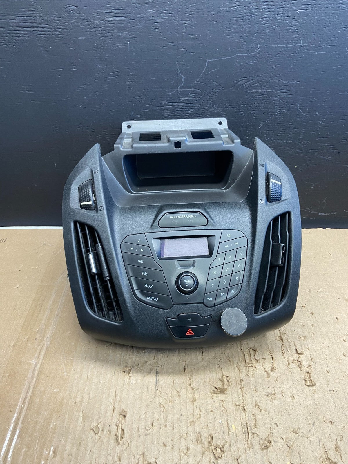 2015 to 2017 Ford Transit Connect Radio Audio Control Bezel Air Vent ab5838 DG0
