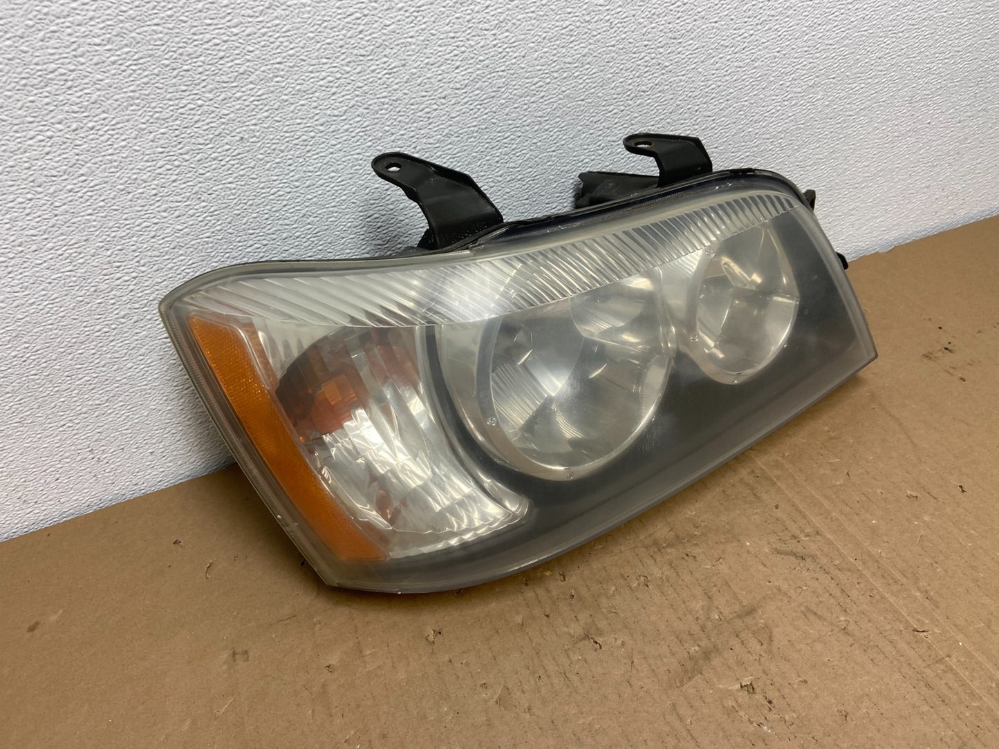 2001 2002 2003 Toyota Highlander Headlight Right Passenger RH Side AB6502 DW2