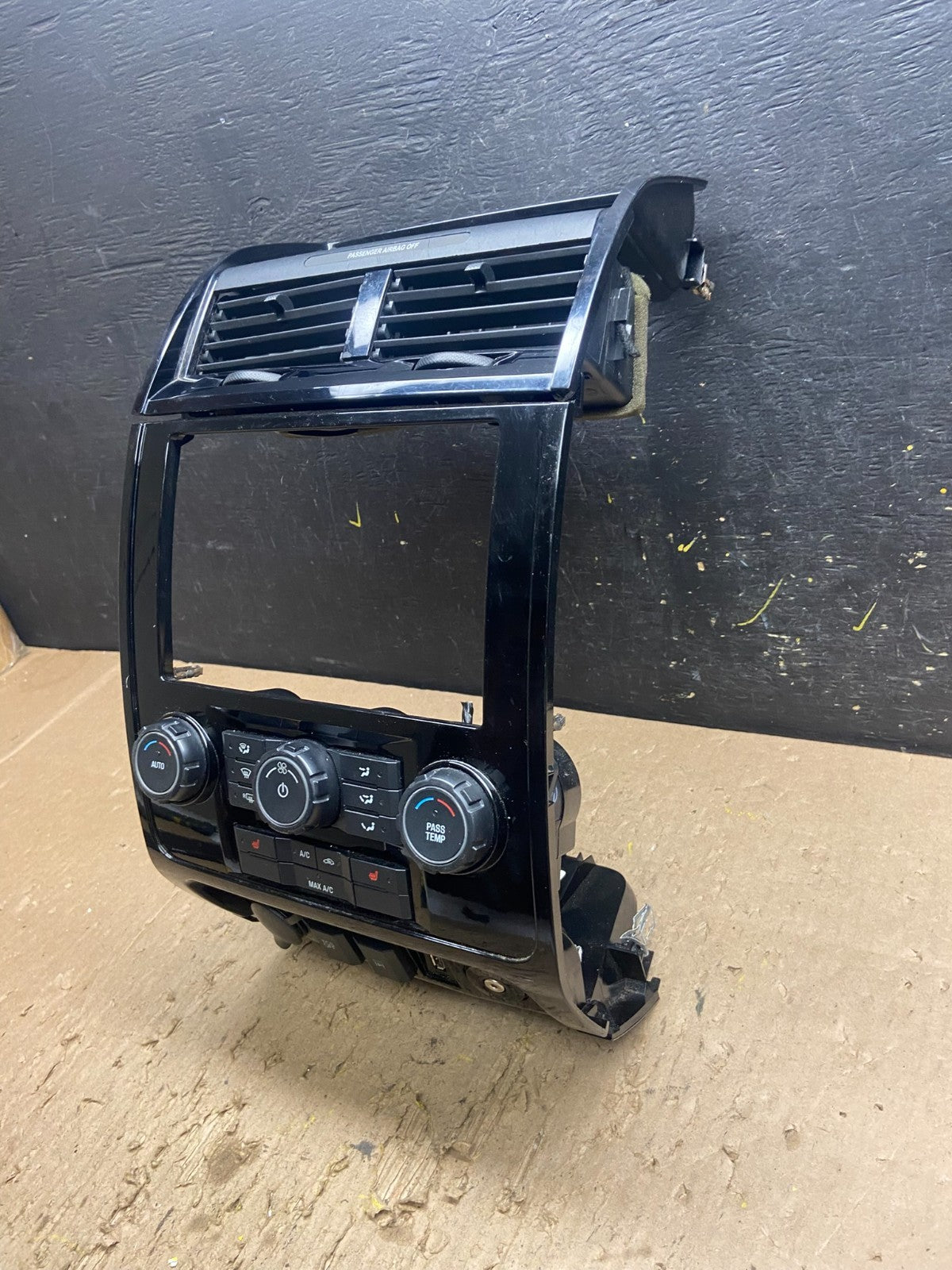 2010 to 2012 Ford Escape Ac Heater Climate Control Radio Bezel Trim Oem T8807 DG1