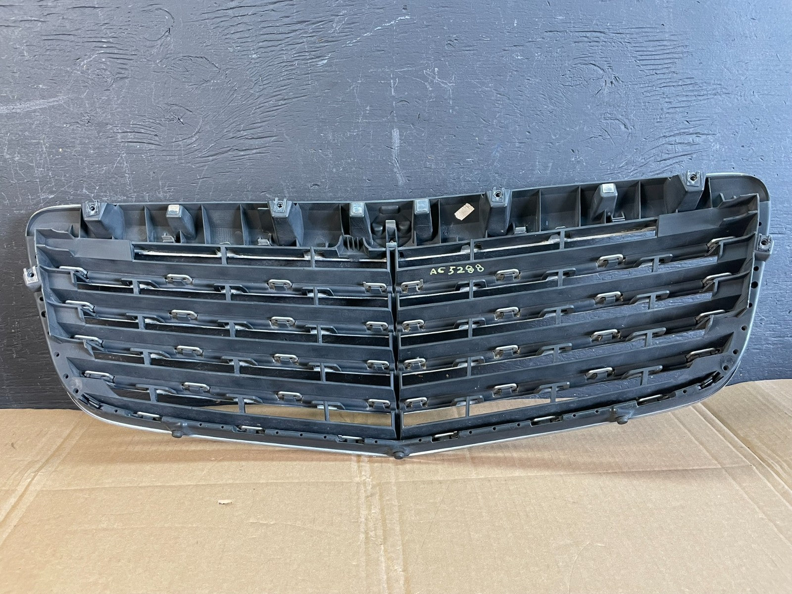 2007 to 2009 Mercedes Benz E-Class Front Upper Grill Grille AC5288 DG3
