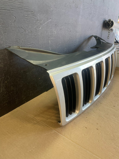 2005 2006 2007 Jeep Grand Cherokee Front Upper Grill Grille AD5711 DW2