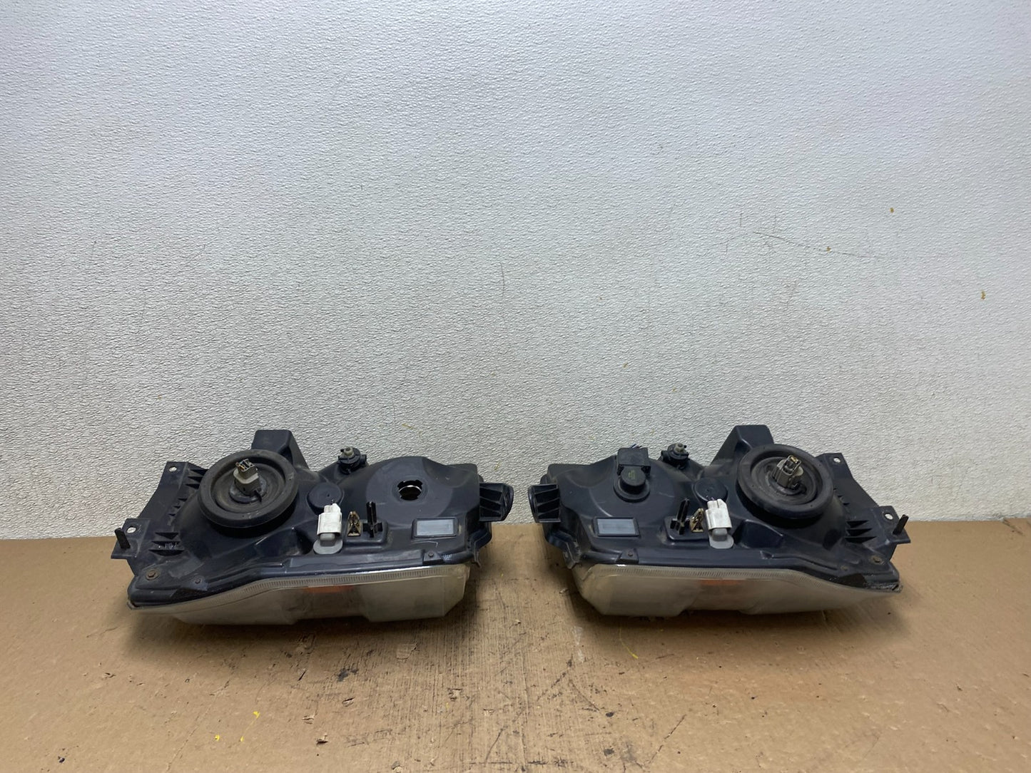 2008-2014 Ford Econoline E150 E250 E350 Left+Right Headlights Q8195 DW14