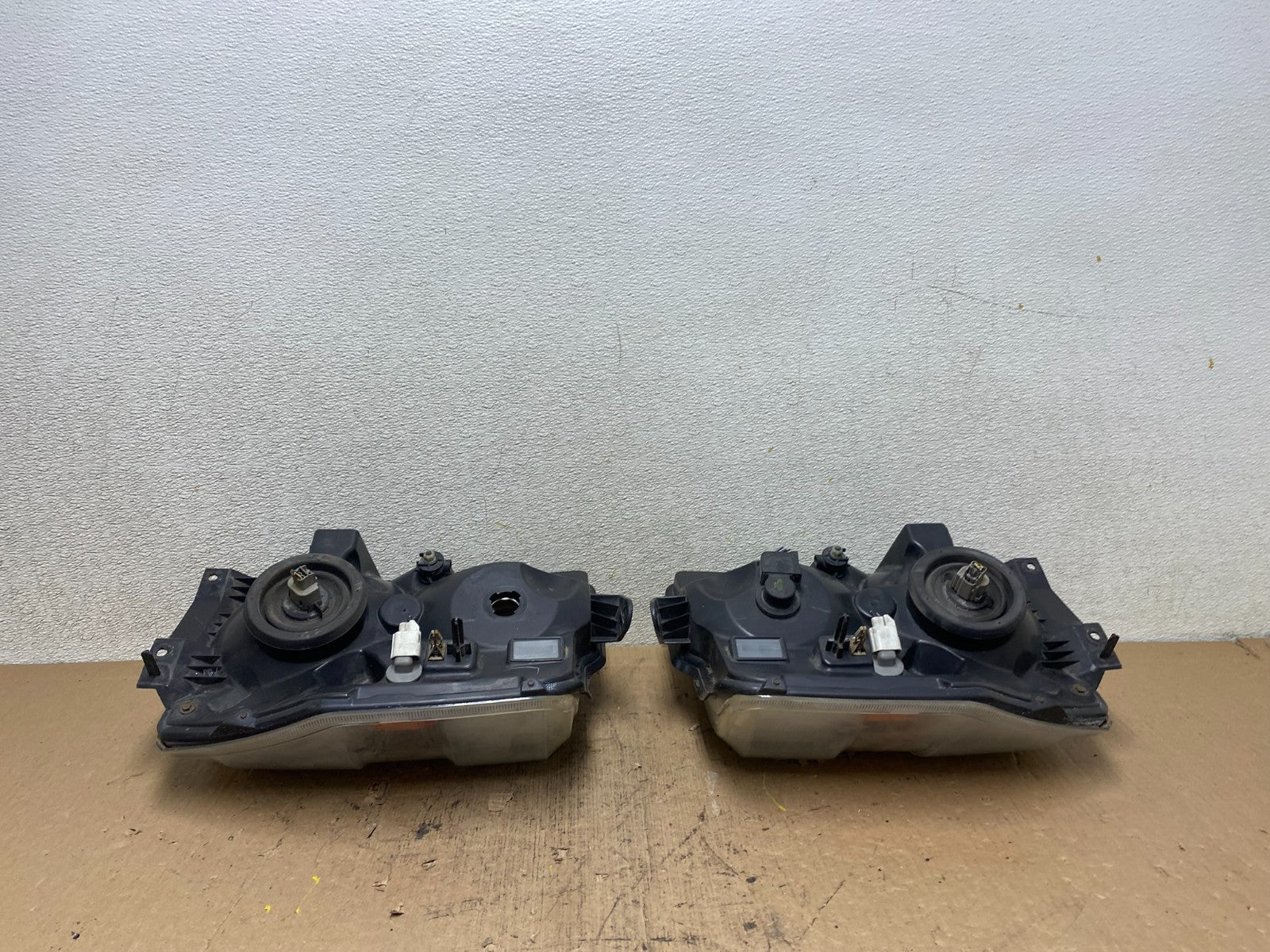 2008-2014 Ford Econoline E150 E250 E350 Left+Right Headlights Q8195 DW14