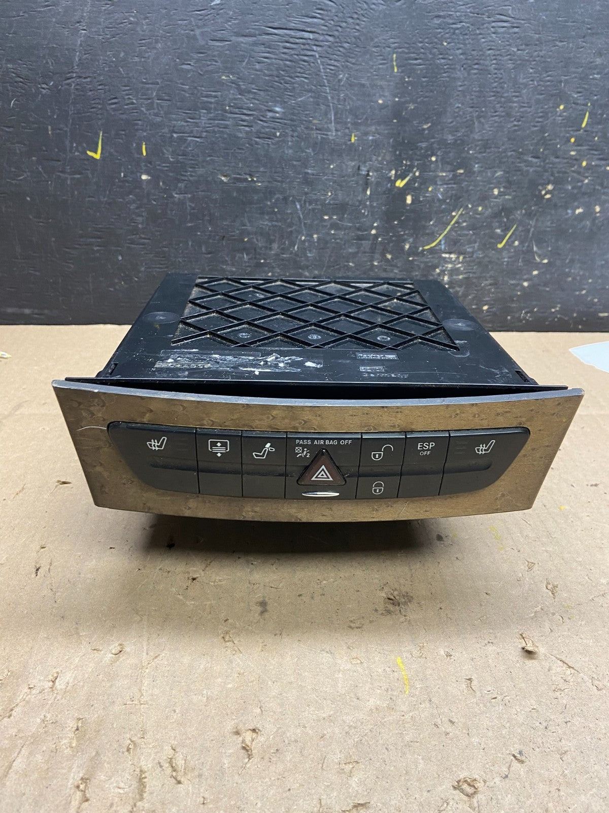 2006-2011 Mercedes W211 E350 E500 Center Console Switch Control Unit u3166 DG0