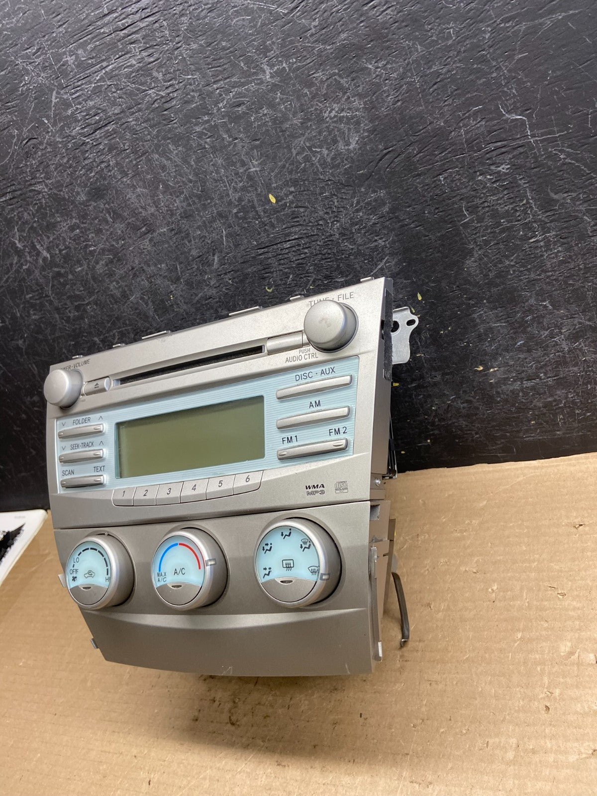 2007 to 2009 Toyota Camry Radio CD Player Climate Control Bezel ah3609 DG2
