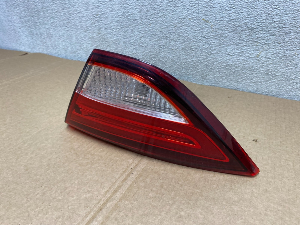 2015 to 2017 Chrysler 200 Sedan Right Passenger Inner Tail Light V0945 DW1