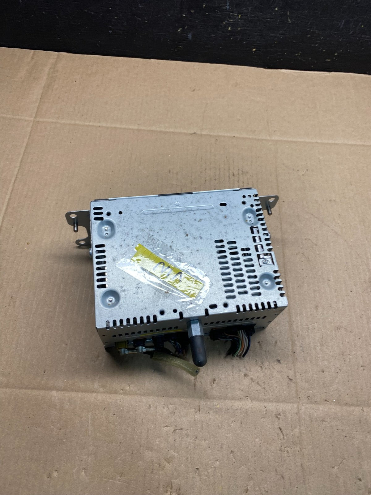 2013 to 2014 Ford Edge AM/FM Radio Reciever OEM r5940 DG4