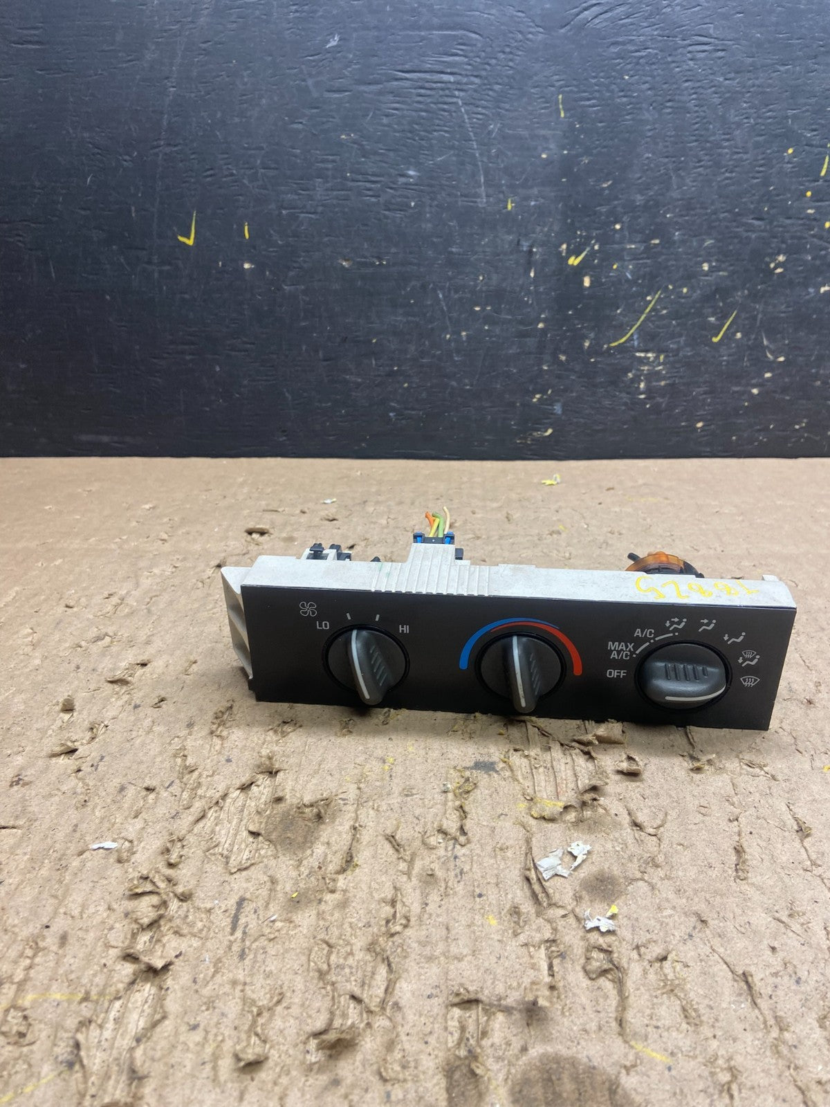2001 - 2007 GMC Chevrolet Express 1500 Climate Control A/C t8825 DG0