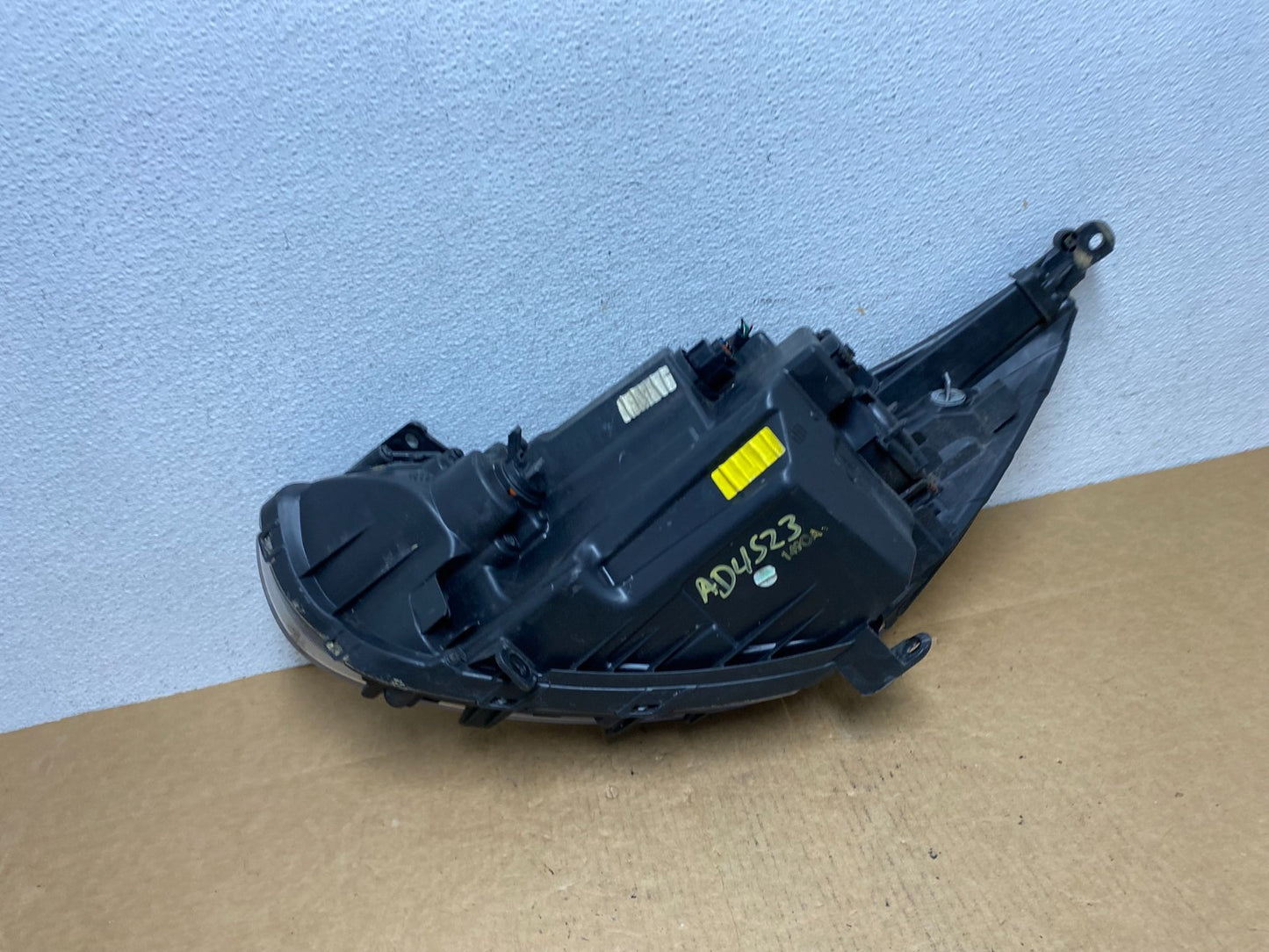 2015 to 2017 Hyundai Accent Right Passenger Halogen Headlight AD4523 DW7
