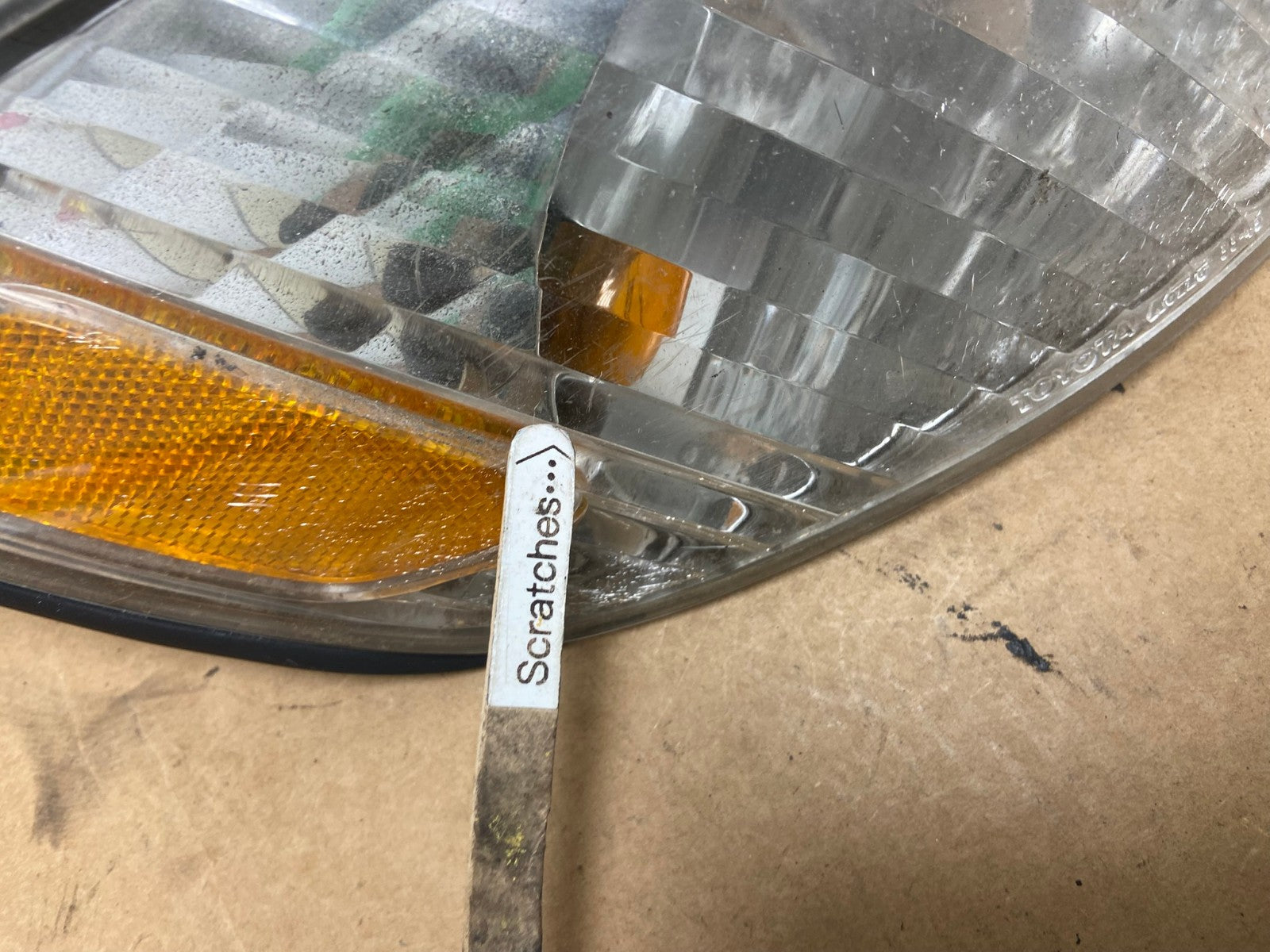 2000 to 2001 Lexus ES300 Right Passenger RH Side Turn Signal AE3146 LK3