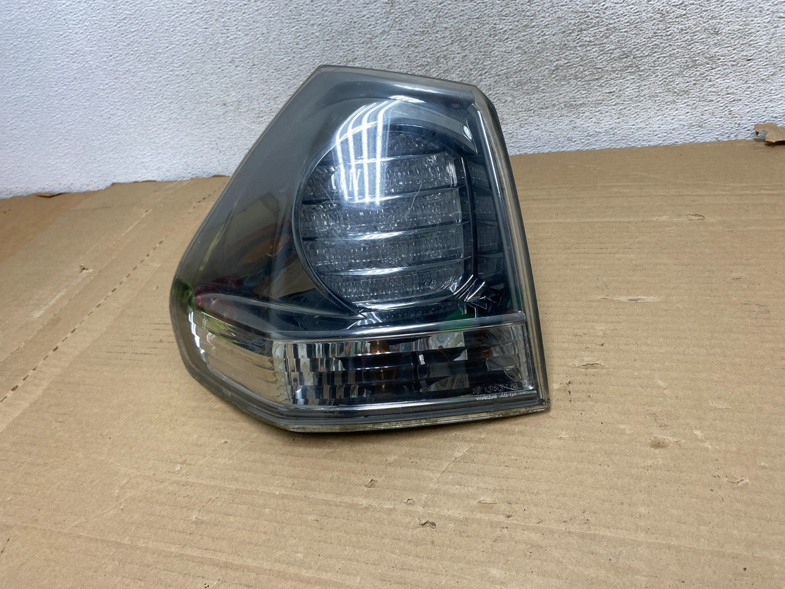 2006 to 2007 Lexus RX400H Left Driver LH Side Tail Light AG8119 DW2