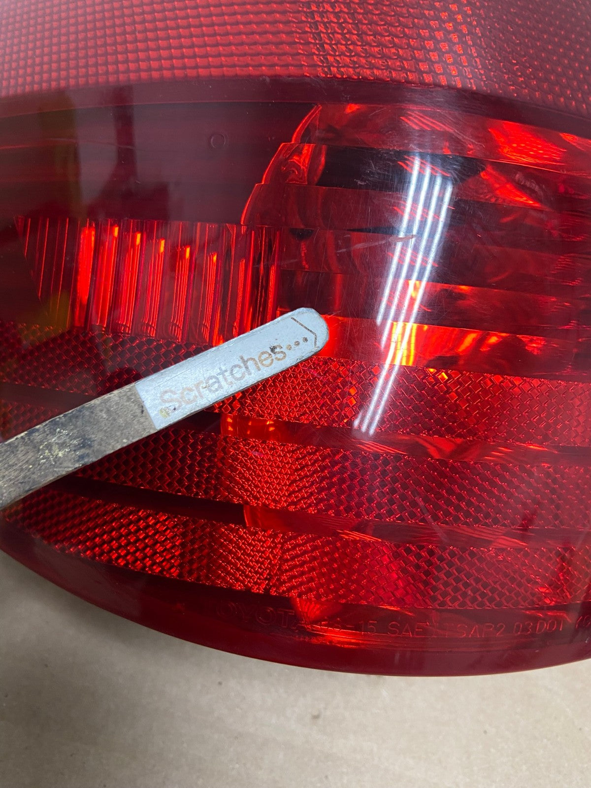 2004 to 2005 Toyota Sienna Left Driver LH Side Tail Light AH9307 LK3
