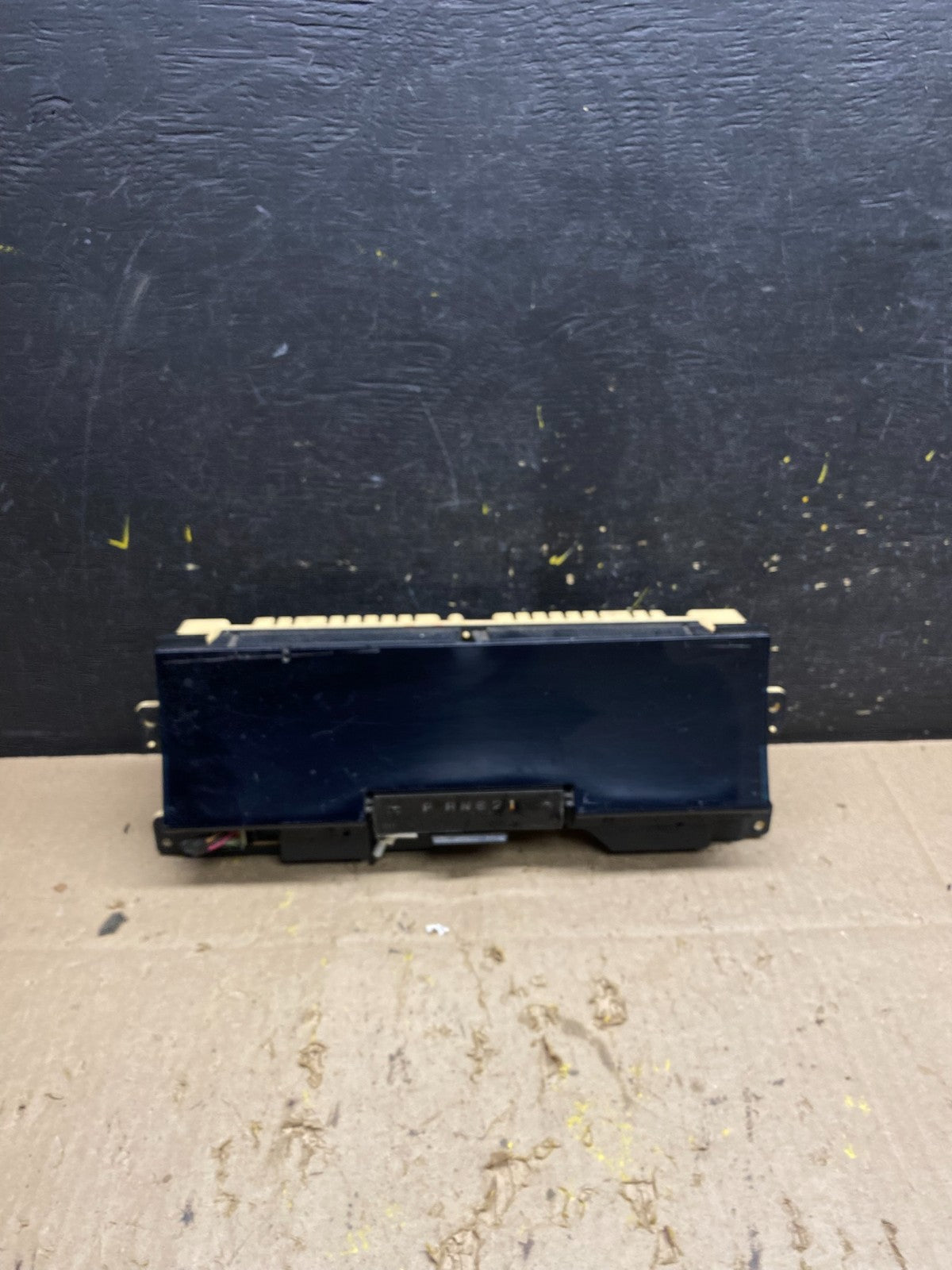 1996 to 1997 Ford Crown Victoria Speedometer Cluster Gauge U5634 DG0