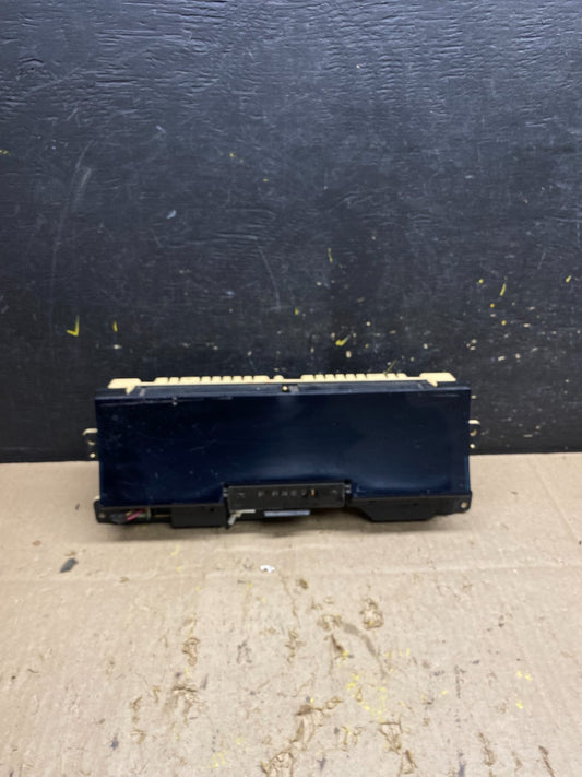 1996 to 1997 Ford Crown Victoria Speedometer Cluster Gauge U5634 DG0