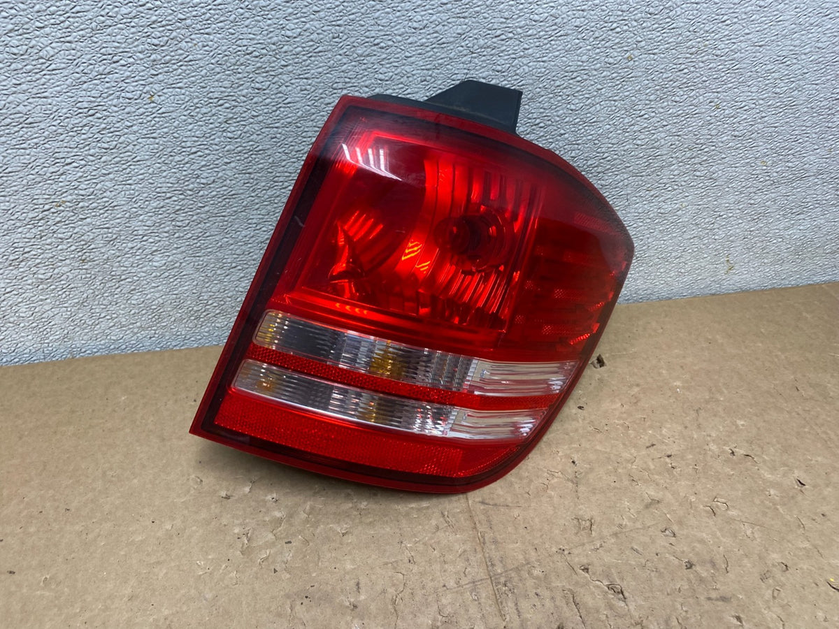 2009 - 2019 Dodge Journey Right Passenger Side Tail Light V0168 DW0