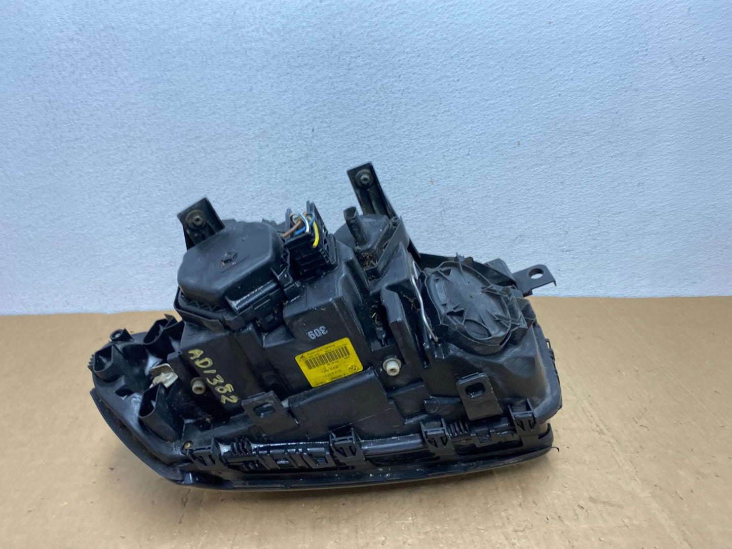 2004 to 2006 Bmw X3 Right Passenger Rh Halogen Headlight AD1382 DW4