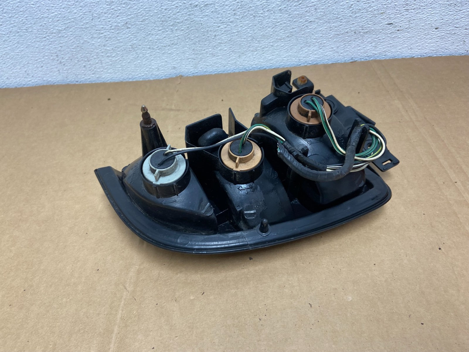 1998 2000 Toyota RAV4 Right RH Passenger Side Tail Light AC7440 DG5