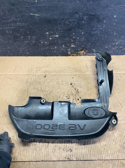 2001 to 2004 Nissan Pathfinder Engine Cover Ornament T6778 DG4