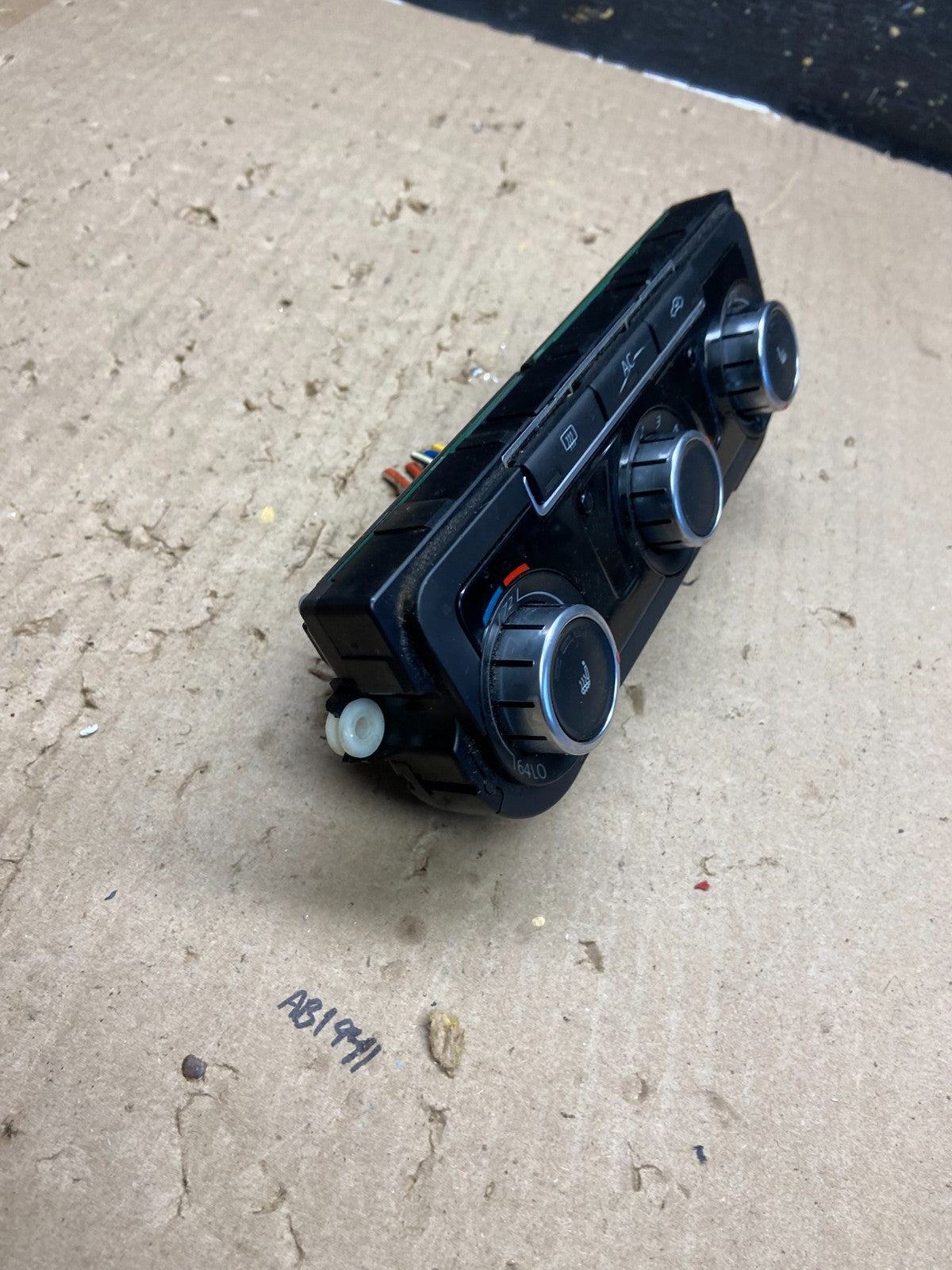 2009 - 2011 Volkswagen CC Center Climate Control Panel AC Heater ab5374 DG1