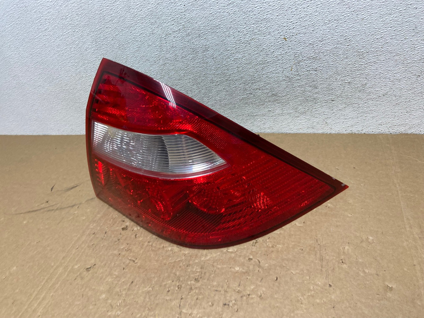2005 2006 2007 Ford Five Hundred Right Passenger RH Tail Light AG1101 LK1