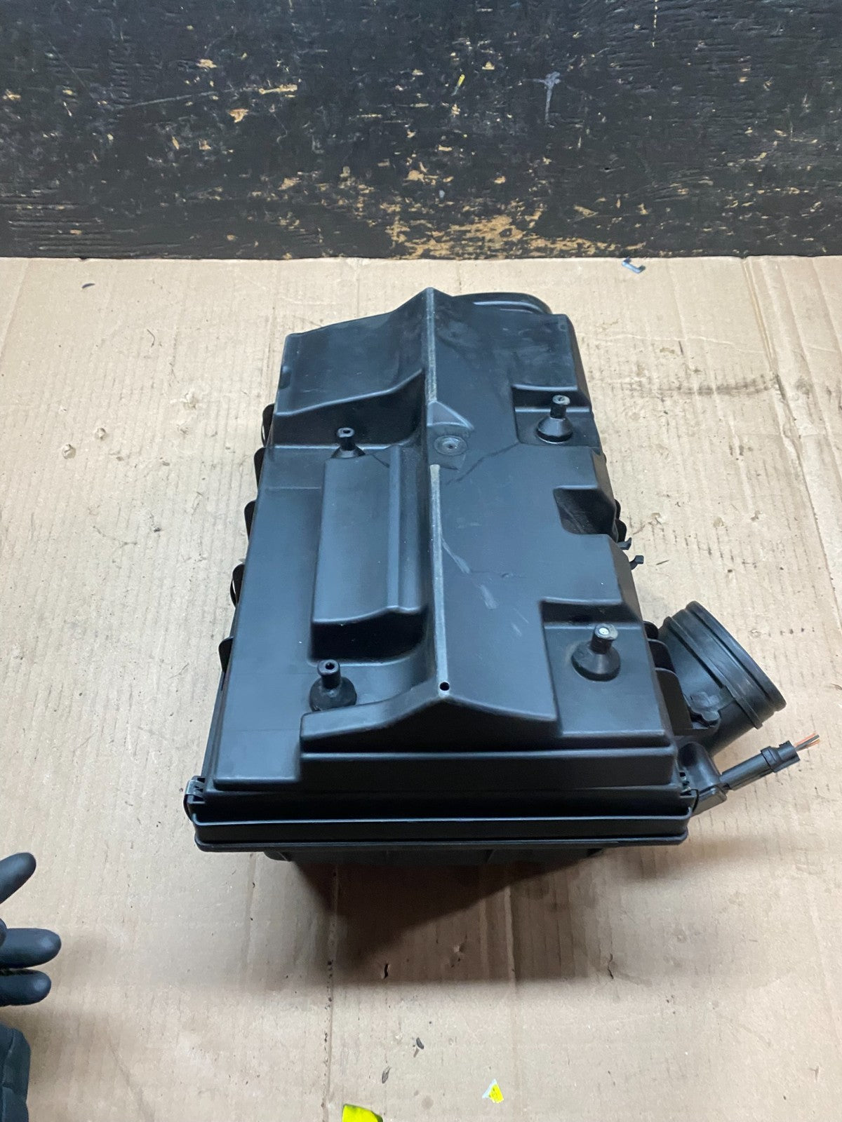 2007 to 2010 BMW X5 Air Intake Cleaner Filter Housing Box OEM V97875