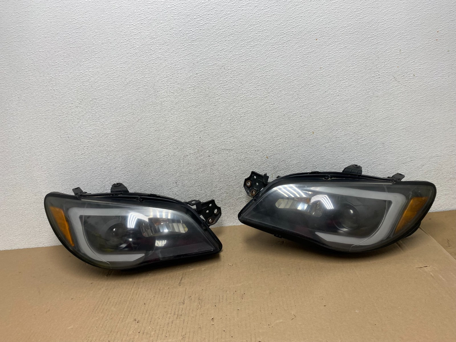 2006 to 2007 Subaru Impreza Left+Right Set Side Halogen Headlight AE7258 DG0