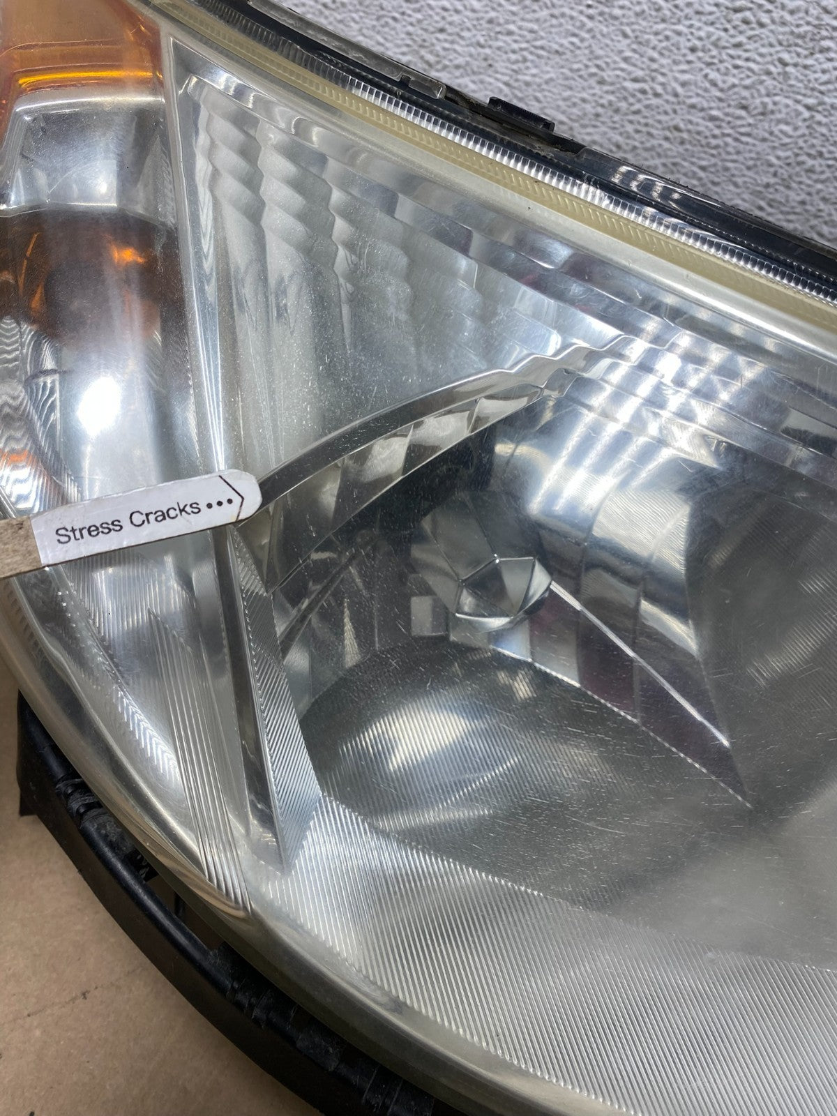 2009 - 2013 Subaru Forester Right Passenger Side Halogen Headlight AE4832 DW4