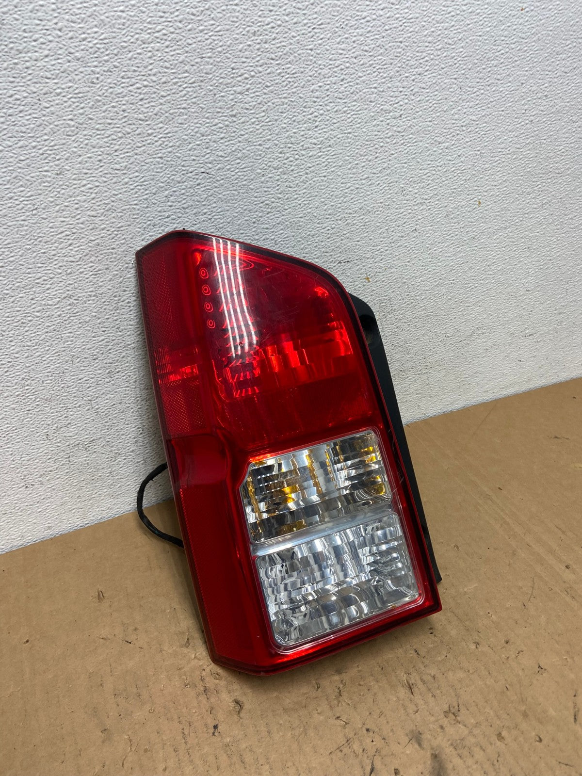 2005 to 2012 Nissan Pathfinder Tail light Left Driver Lh Side AD3143 LK2
